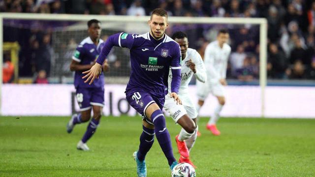 线前的一堵 线前的一堵