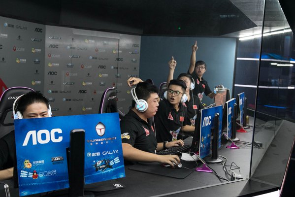 的多拍拉扯 的多拍拉扯